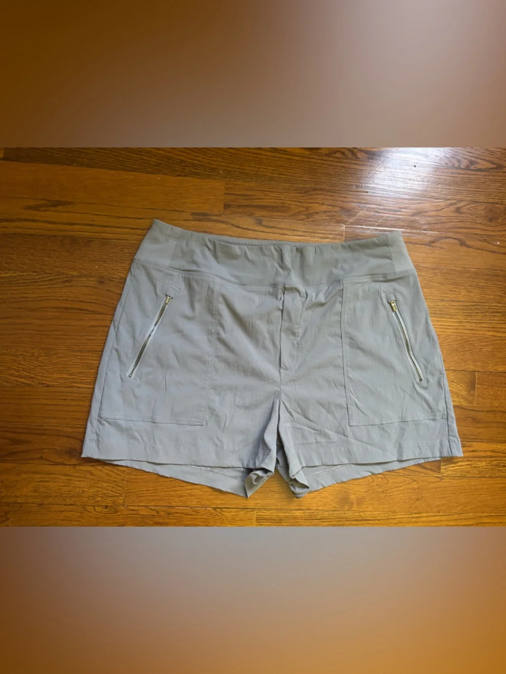 Athleta Trekkie High Rise Short. Size 14.
